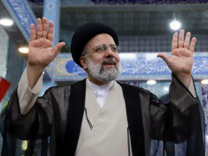 Хардлайнърът Ебрахим Раиси бе приветстван като нов президент на Иран